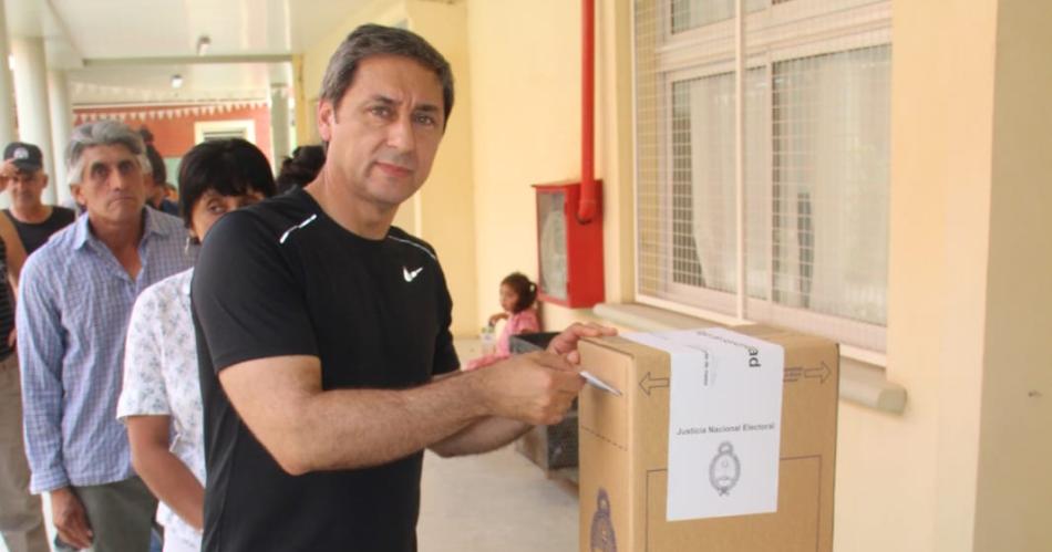 Silva Neder votoacute en Brea Pozo