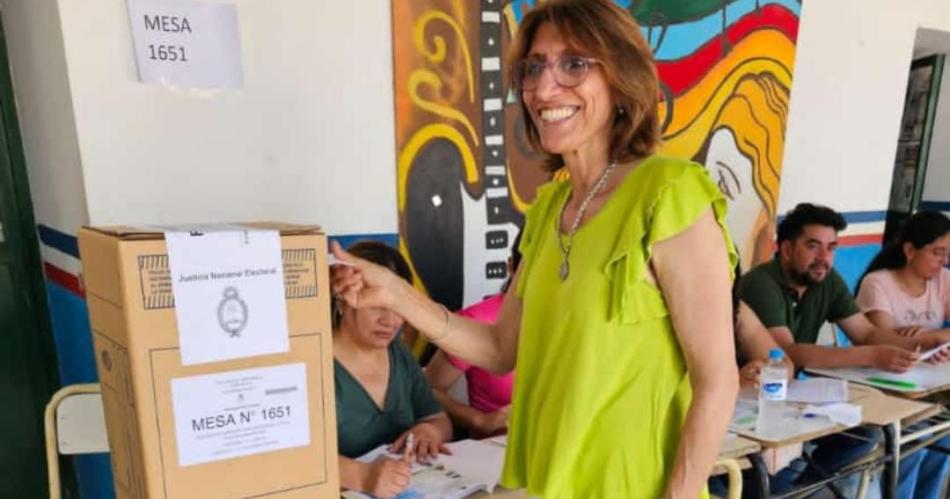 Votoacute la diputada Estela Neder