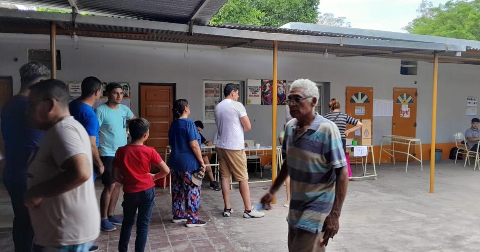 Votoacute casi 77-en-porciento- del padroacuten termentildeo y destacan a las autoridades de mesa