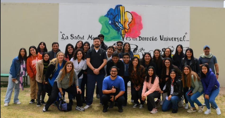 Un grupo de estudiantes del IFD Nordm 15 concretoacute la  llamada Gira Educativa