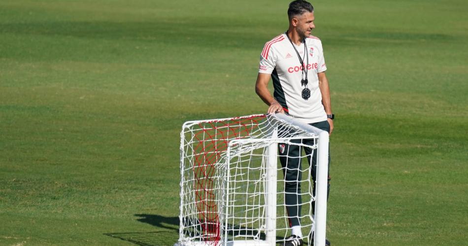 Demichelis no podraacute contar con el uruguayo De la Cruz en el claacutesico