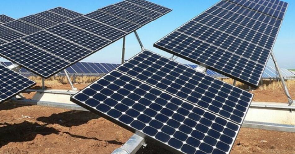 Destacan la construccioacuten de parques solares en Antildeatuya y en Bandera