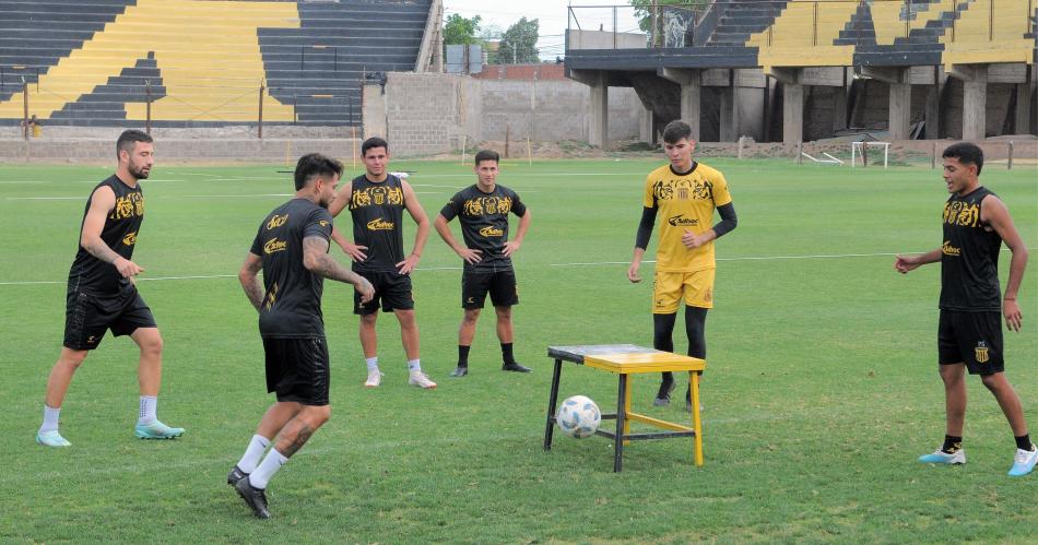 Guillermo Raed entusiasmado con pelear el ascenso a la Liga Profesional