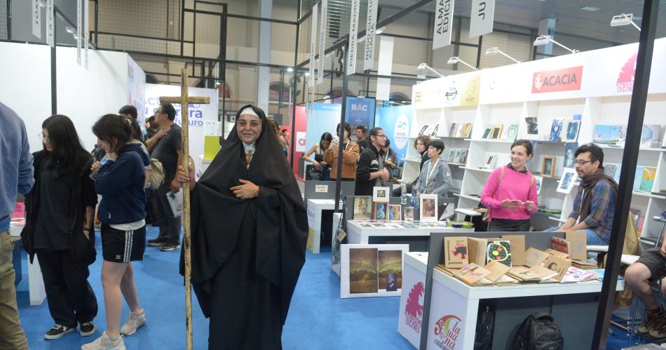 Asiacute inicioacute la primera jornada de la Feria del Libro en Santiago del Estero