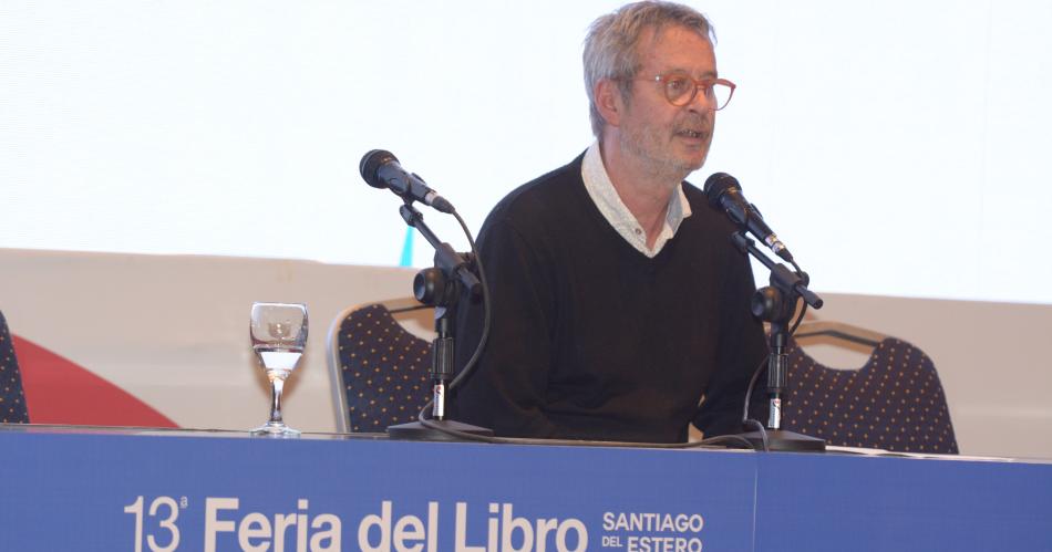 Asiacute inicioacute la primera jornada de la Feria del Libro en Santiago del Estero