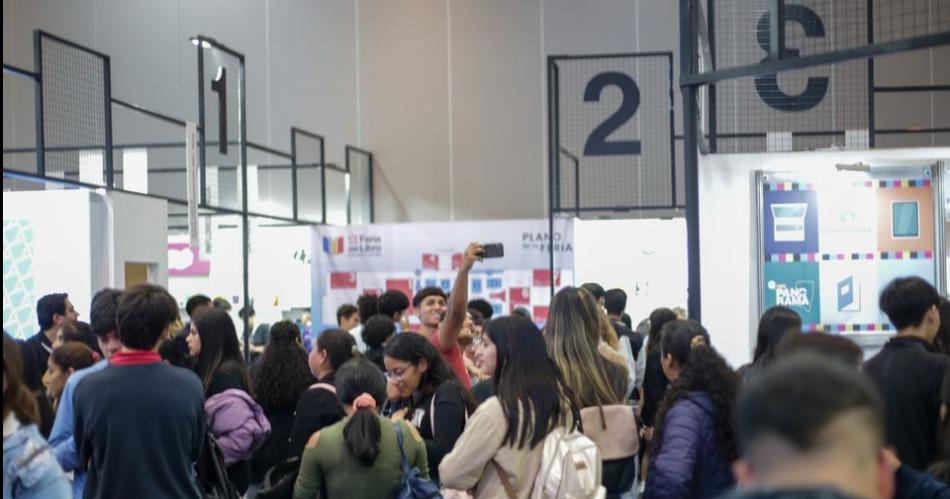 La Feria Provincial del Libro convoca a diario a miles de estudiantes