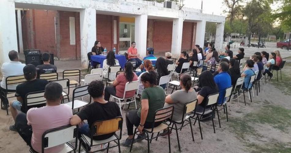 Reunioacuten organizativa por los 123 antildeos de Colonia Dora