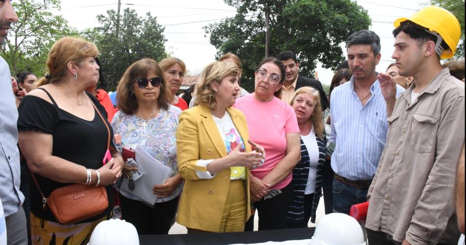 Fuentes destacoacute la obra de remodelacioacuten total de la plaza Cristoacuteforo Juaacuterez