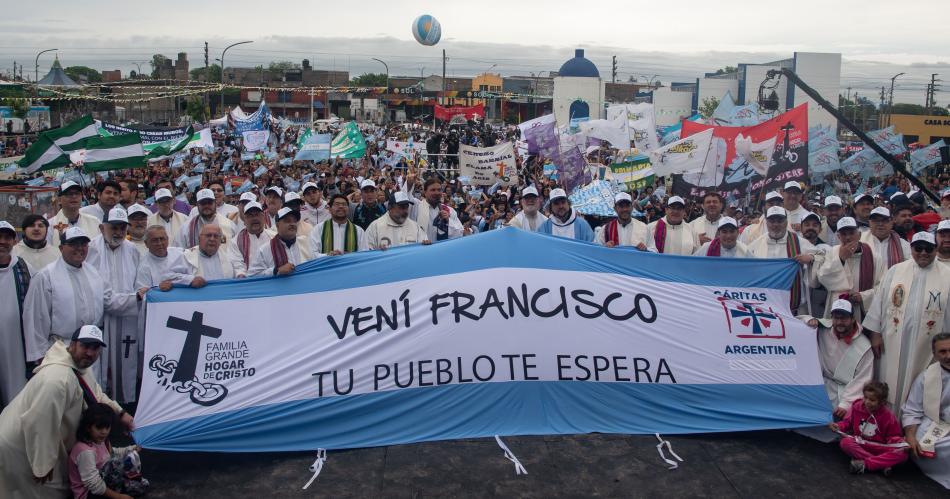 Curas villeros piden a Francisco que visite el paiacutes y reivindican justicia social