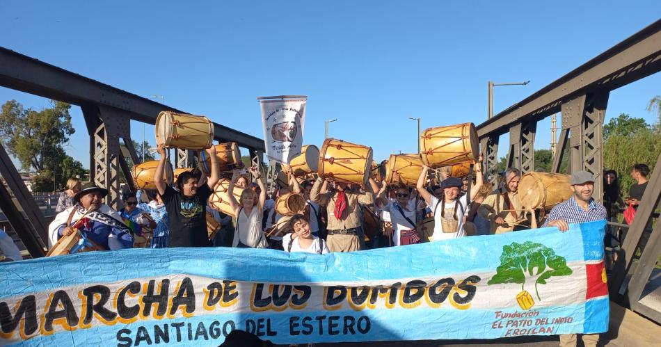 La Marcha de los Bombos llegoacute a Riacuteo Cuarto