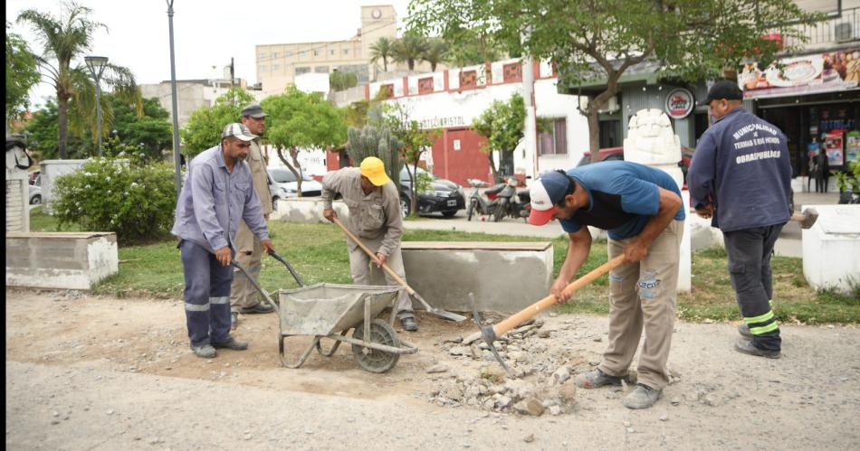 Dio comienzo la remodelacioacuten de la plaza Enrique Muintildeo