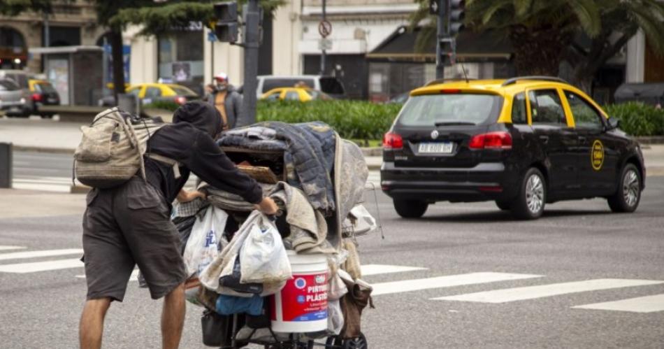 Una familia necesita maacutes de 345 mil mensuales para no ser pobre en la Argentina