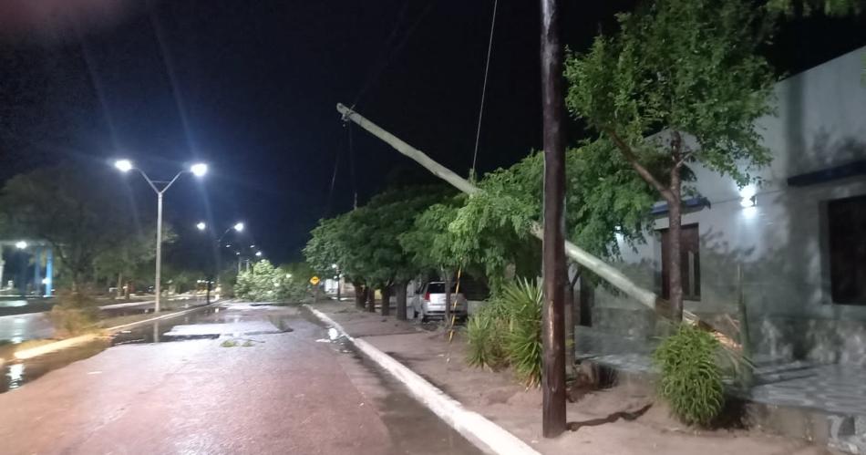 Una fuerte tormenta causoacute dantildeos en Sumampa