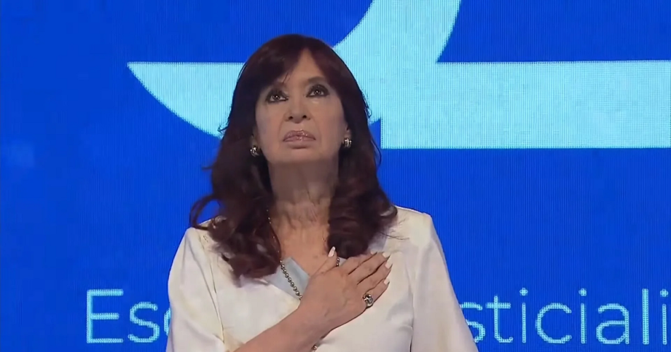 Cristina Kirchner suspendioacute su viaje a Italia tras la derrota en el balotaje