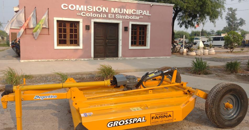 El Gobierno provincial entregoacute una desmalezadora a Colonia El Simbolar