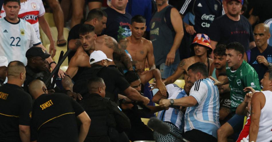 INSOacuteLITO- El jefe de la policiacutea de Brasil justificoacute la represioacuten a los hinchas argentinos