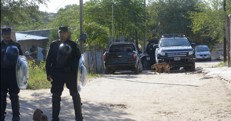 Con ayuda de su hija de 17 antildeos una mujer vendiacutea cocaiacutena en su casa del Bordm Beleacuten