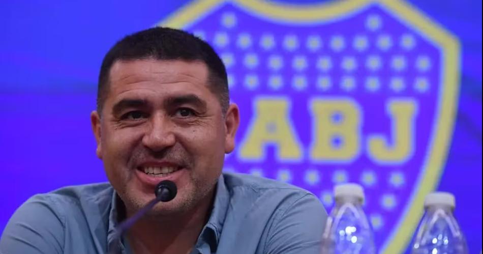 Riquelme se une a los hinchas en la movilizacioacuten hacia la Bombonera