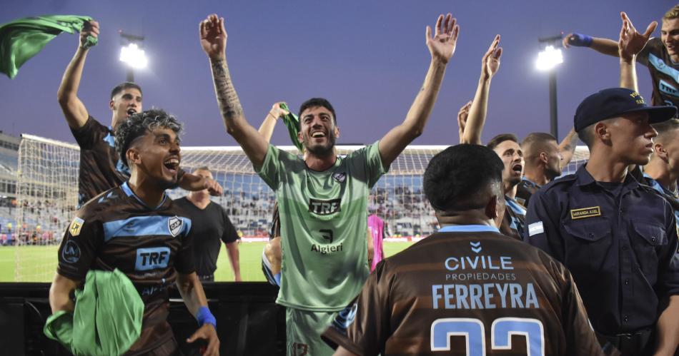 Platense eliminoacute a Huracaacuten en los penales y es semifinalista del torneo