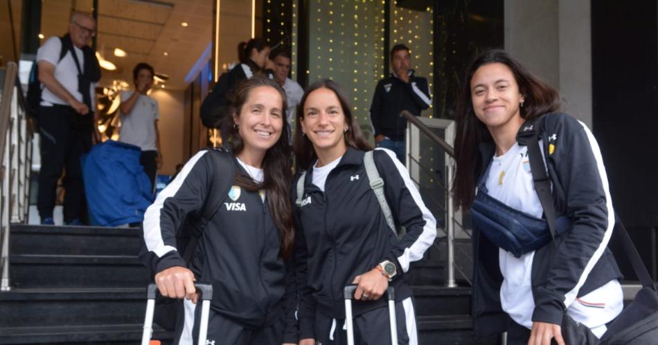 Llegaron Las Leonas para jugar la FHI Pro League en el Polideportivo Provincial