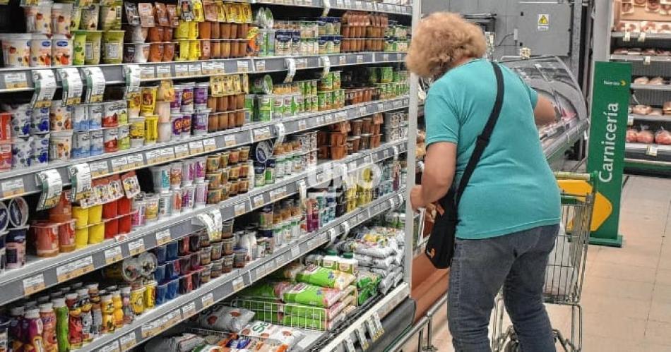 Entre la chispa y el fogonazo el  ajuste ya empezoacute hay shock de  precios y el arroz vale maacutes que el doacutelar