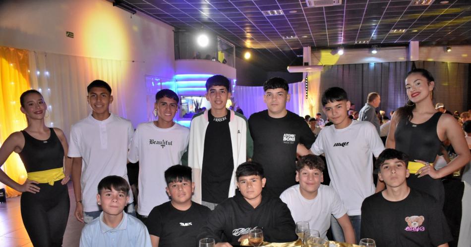 CENA DE FIN DE ANtildeO DE LAS DIVISIONES INFERIORES DE MITRE