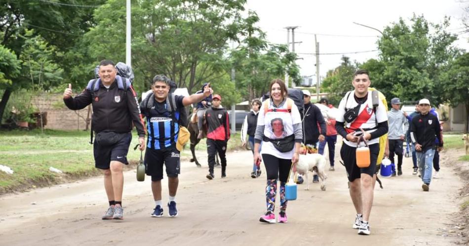 Despliegan operativo de asistencia a peregrinos en camino de montantildea