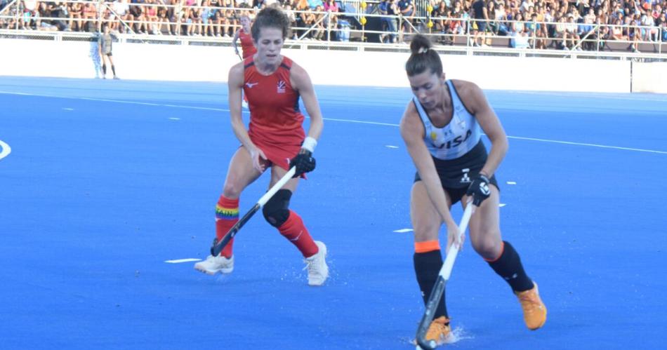 Las Leonas derrotaron a Gran Bretantildea en el debut 