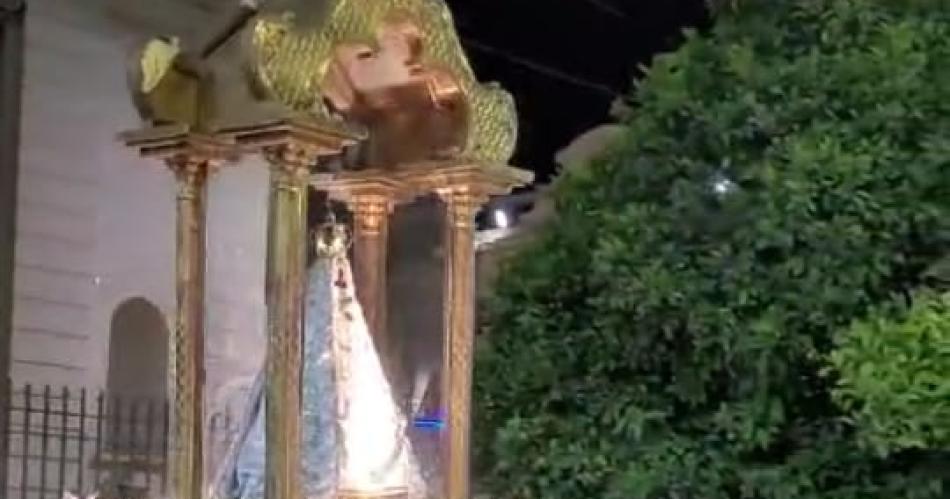 Multitudinaria procesioacuten por la Virgen del Valle por alrededor de la plaza Libertad