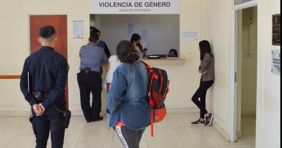 Detuvieron a un policiacutea por agredir y amenazar a su novia