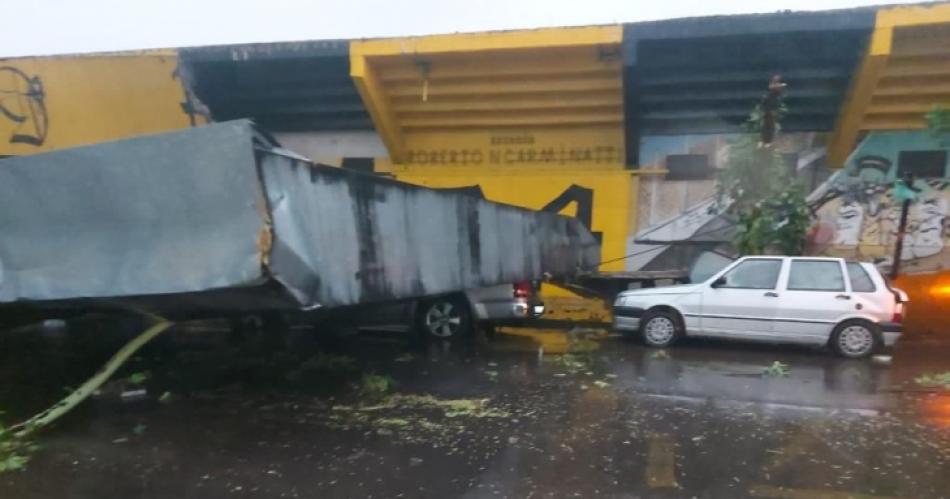 Temporal- se derrumboacute el techo de un club y al menos 13 personas murieron