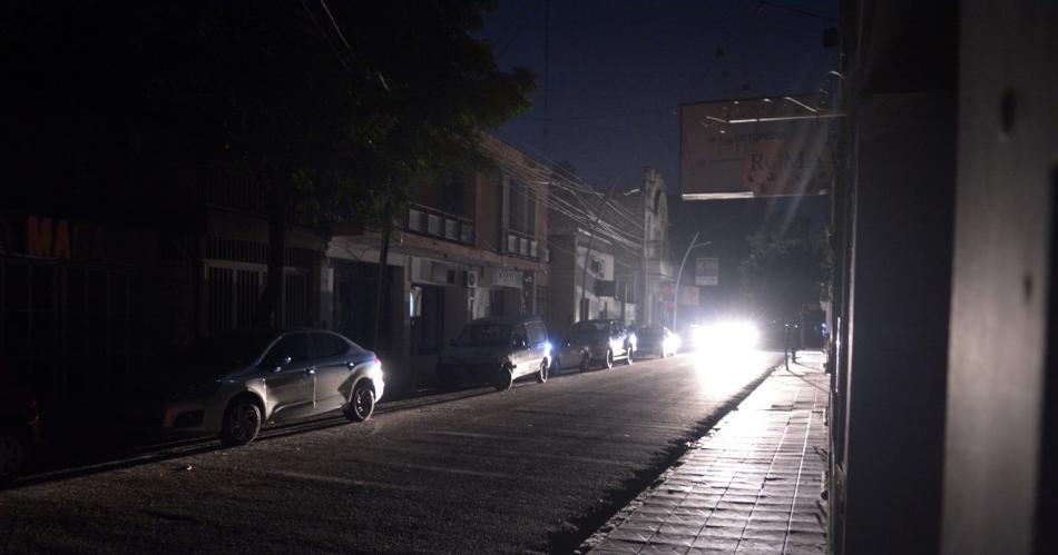 Alarma- Medio paiacutes sin luz y rige un alerta naranja para Santiago del Estero