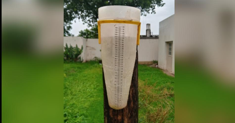 VIDEO  Fuerte tormenta en el interior de Santiago- cayeron maacutes 120 mm en Friacuteas