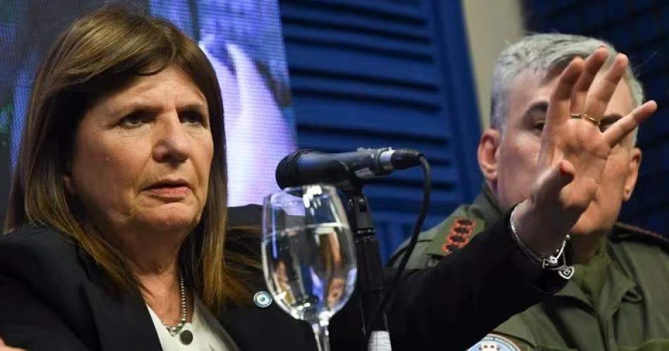 Bullrich calificoacute de exitoso el operativo de seguridad hoy aunque lamentoacute dantildeos a comercios