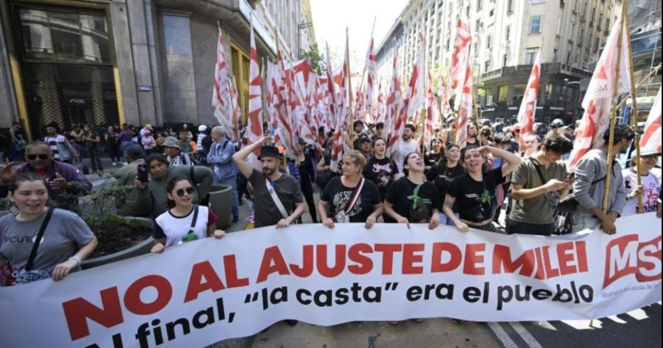 Incidentes detenidos y un policiacutea atropellado durante la manifestacioacuten 