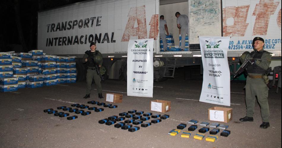 Operativo La Fruta Prohibida- capturan camioacuten con casi 60 kg de cocaiacutena