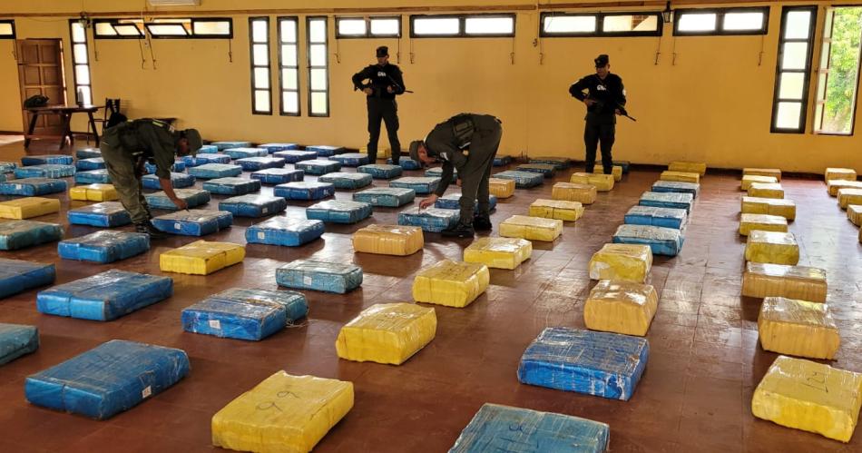 Operativo paquetes duros- se incautoacute paquetes de cocaiacutena y marihuana en salta