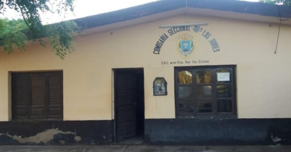 Fin de antildeo violento- organizador de eventos golpeoacute brutalmente a dos policiacuteas en Los Juriacutees