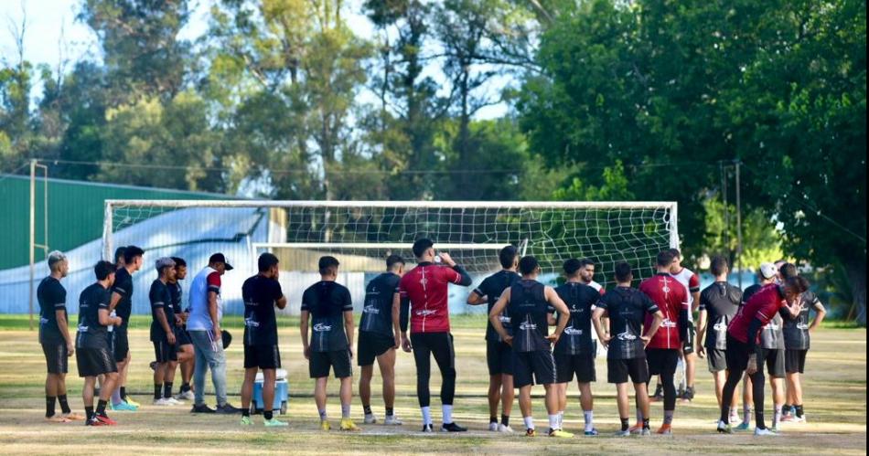 Abel Balbo asumioacute como nuevo entrenador de Central Coacuterdoba