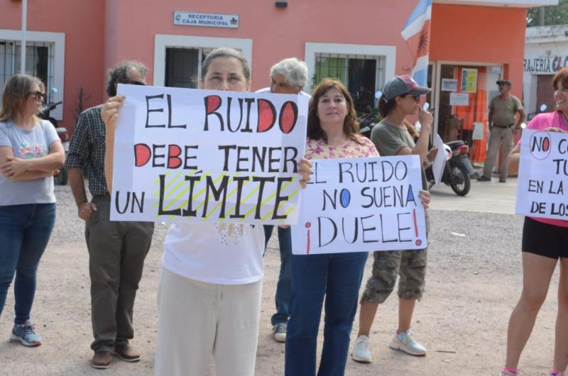 CARTELES- Los vecinos instaron a que los ruidos sean cesados con prontitud