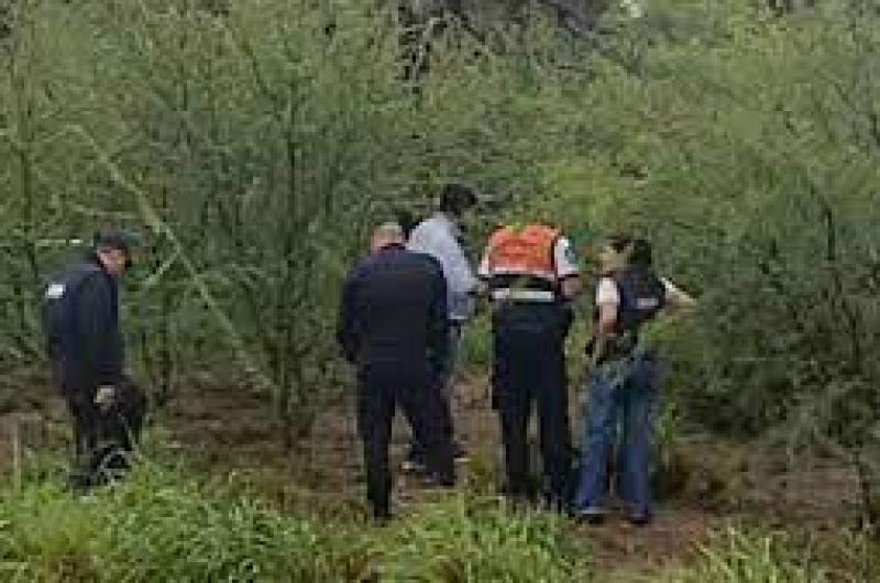 ENCRUCIJADA- El cad�ver fue descubierto en una zona montuosa Lo mataron allí o descartaron