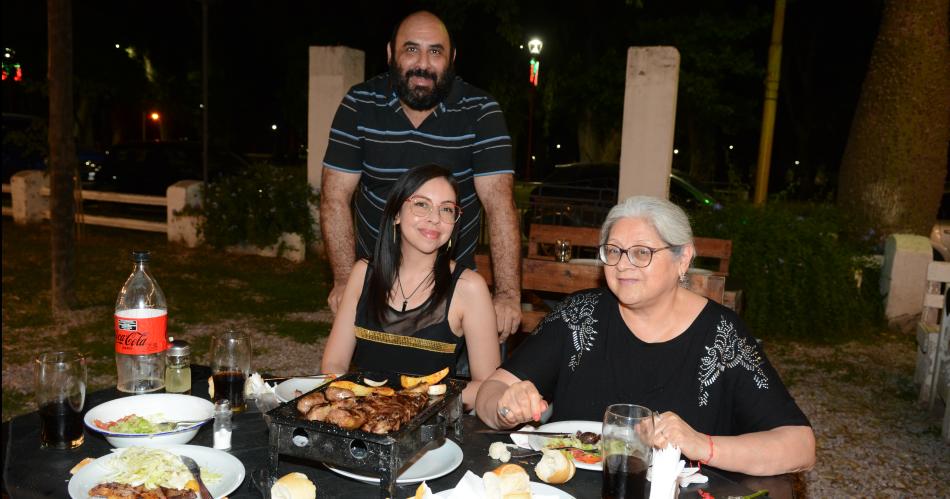 NOCHE DE VERANO EN EL PARQUE AGUIRRE