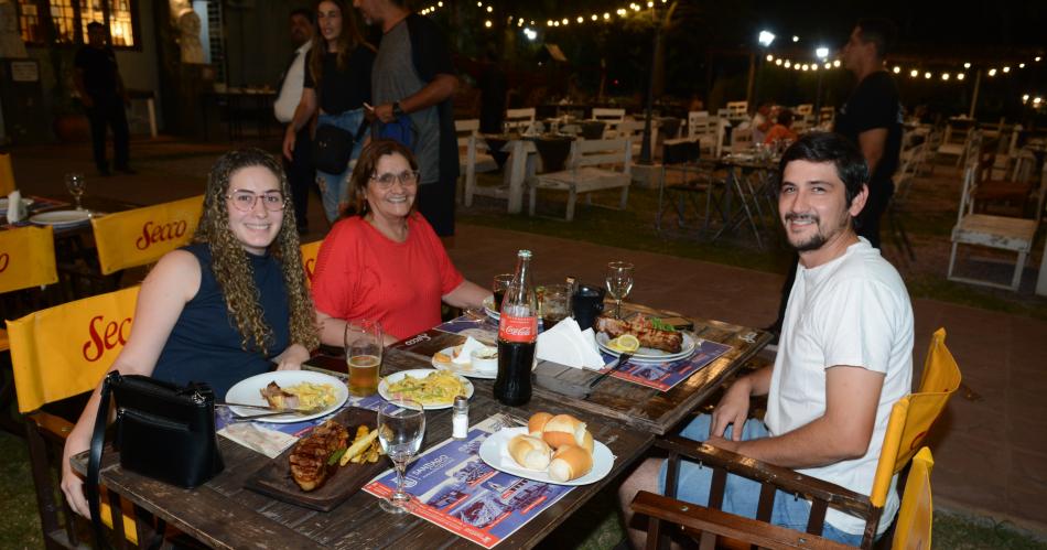 NOCHE DE VERANO EN EL PARQUE AGUIRRE