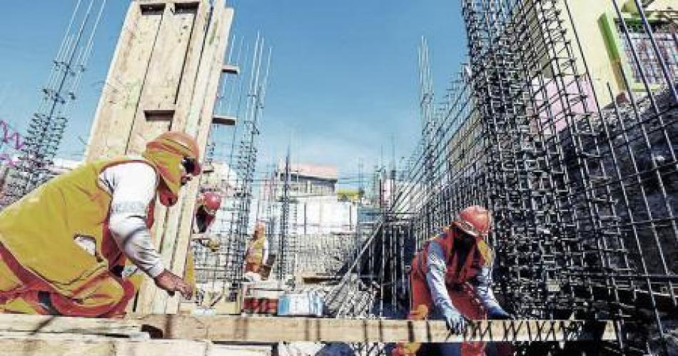 La construccioacuten se frenoacute y empresas pronostican que la paraacutelisis llega a marzo