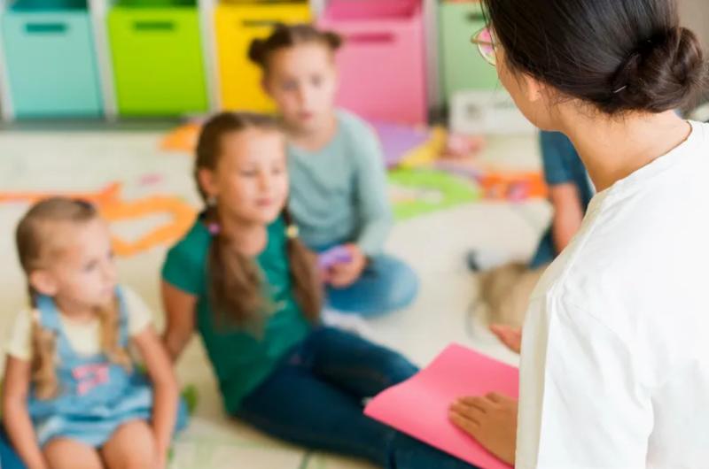 Llaman a cubrir cargos docentes para el jardiacuten de infantes nordm 919 del barrio Parque del Riacuteo I