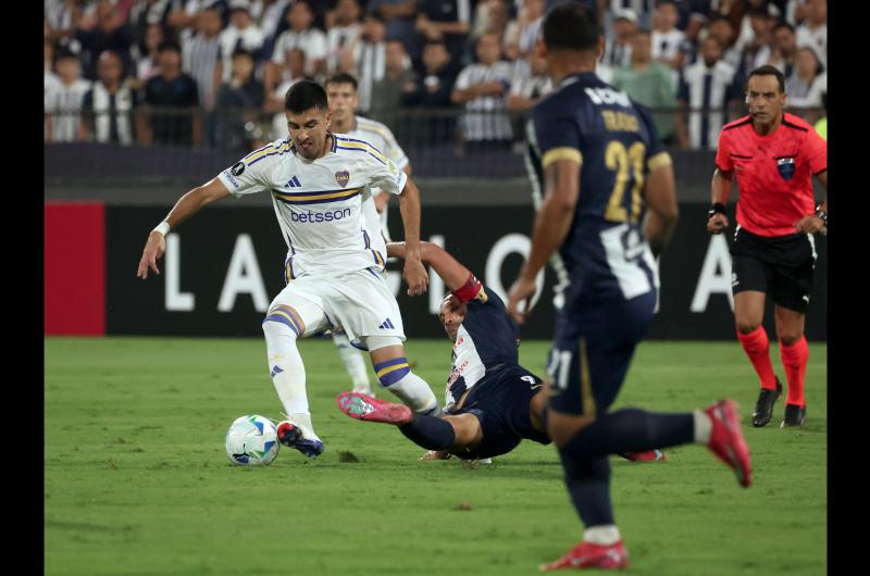 Boca no hizo pie en Peruacute perdioacute por un gol con Alianza Lima y la sacoacute barata